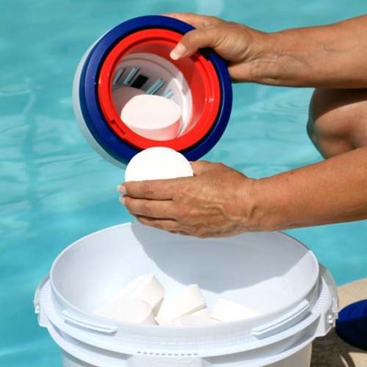 Leslie��s �� 3 in. Jumbo Chlorine Pool Tabs �� 20 lbs. Bucket